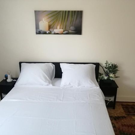 Chambre Dans Appartement A Niort Exterior photo