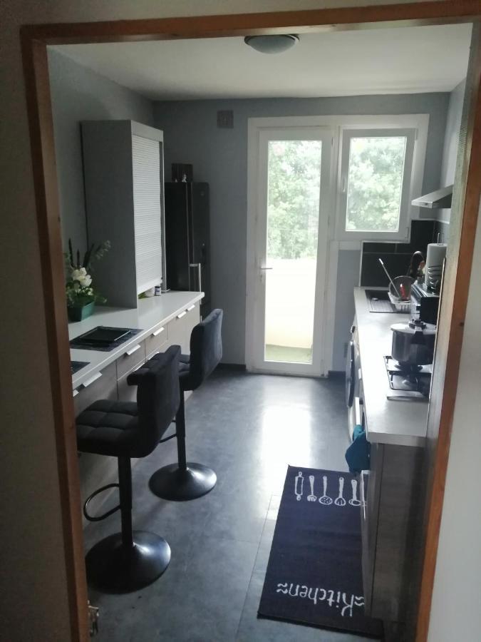 Chambre Dans Appartement A Niort Exterior photo