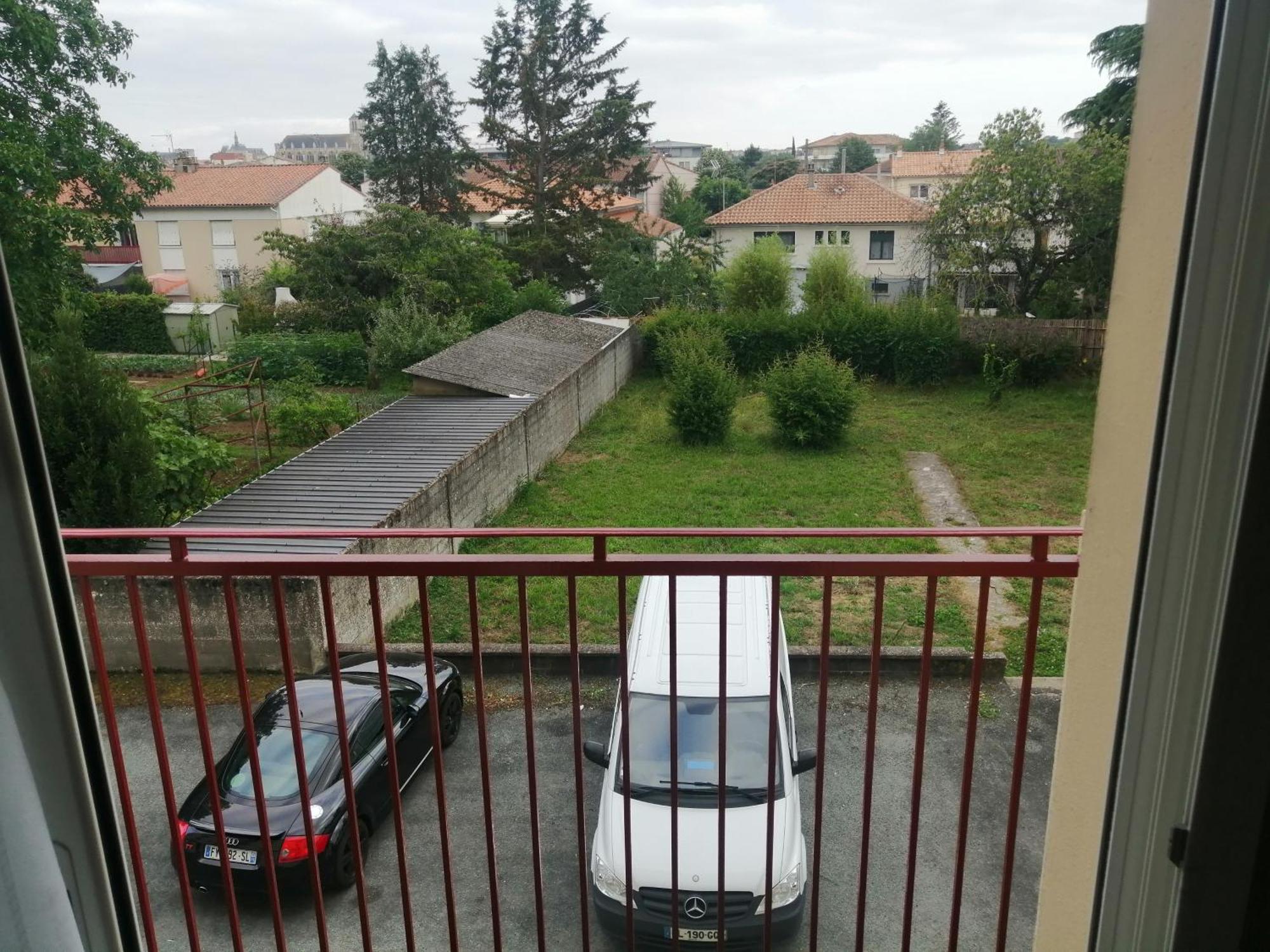 Chambre Dans Appartement A Niort Exterior photo
